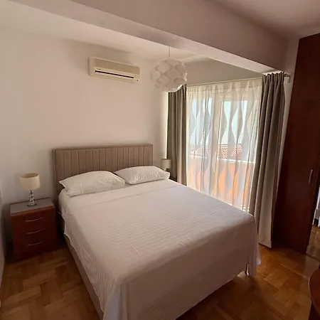 Spomenka Lejlighed *