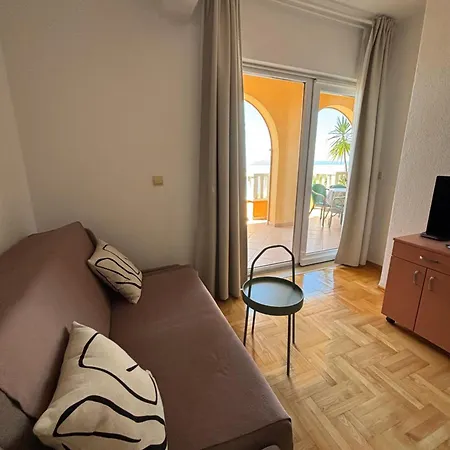 Spomenka Apartman Podgora
