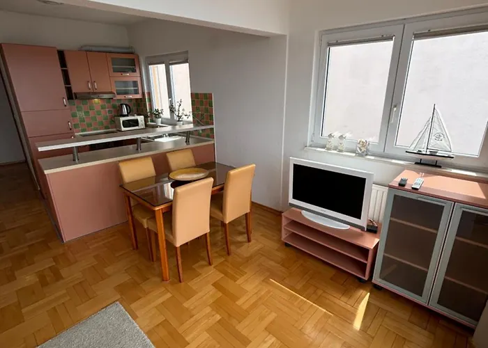 Spomenka * Podgora (Split-Dalmatia)